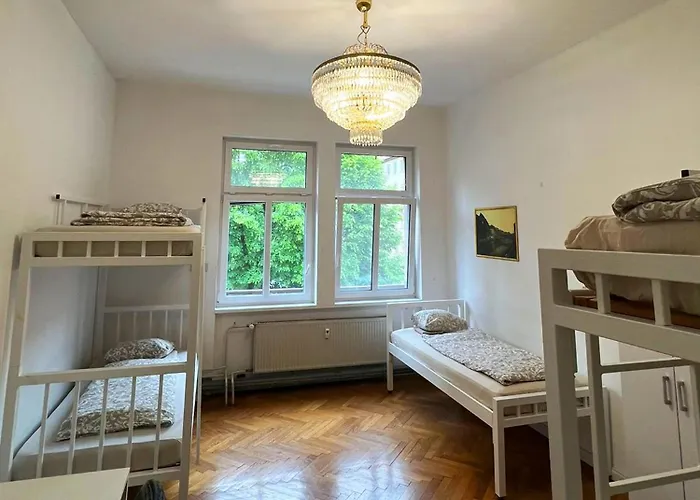 Miklosiceva Hostel *